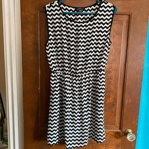Forever21 black and white chevron a-line dress - size M